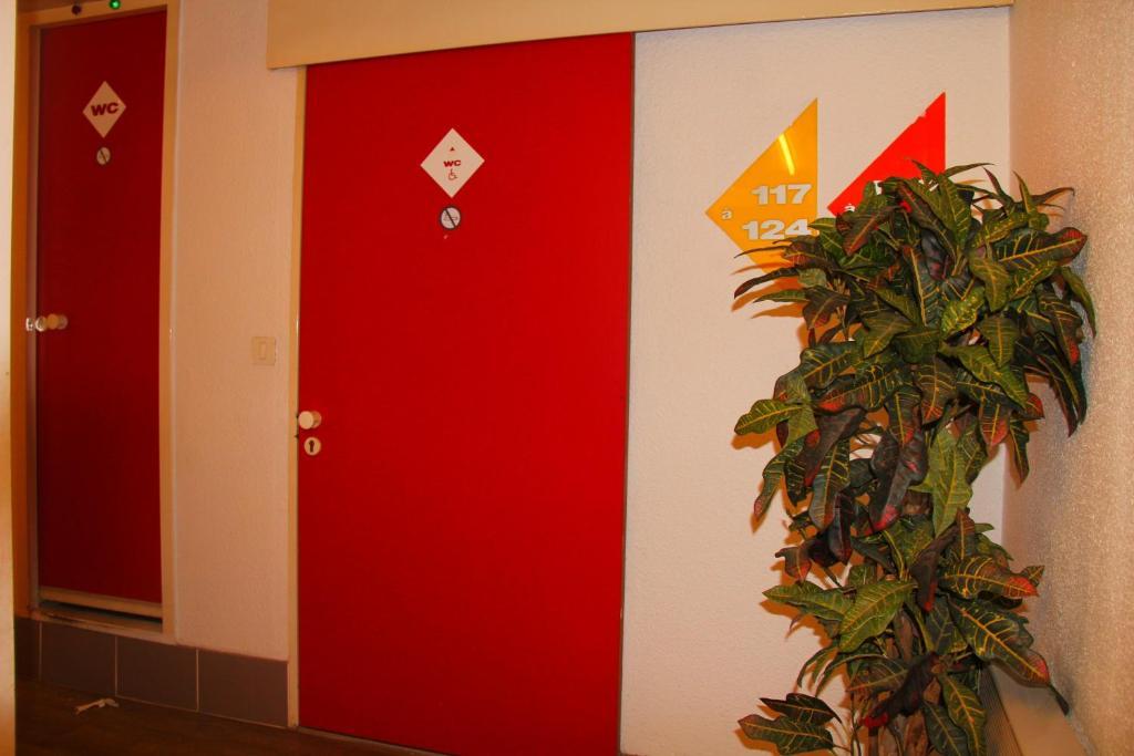 Lemon Hotel - Mery Sur Oise/Cergy Exterior photo